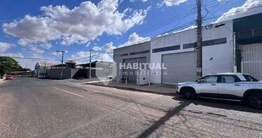 Barracão / Galpão / Depósito para alugar no Custódio Pereira, Uberlândia 
