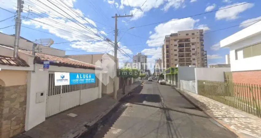 Casa comercial com 2 salas para alugar no Martins, Uberlândia