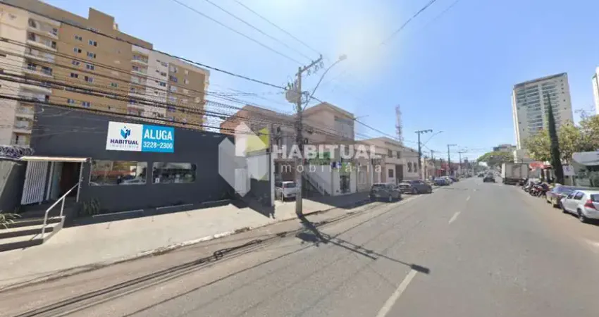 Casa comercial com 4 salas para alugar no Centro, Uberlândia