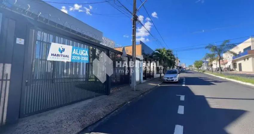 Casa comercial com 3 salas para alugar no Pampulha, Uberlândia