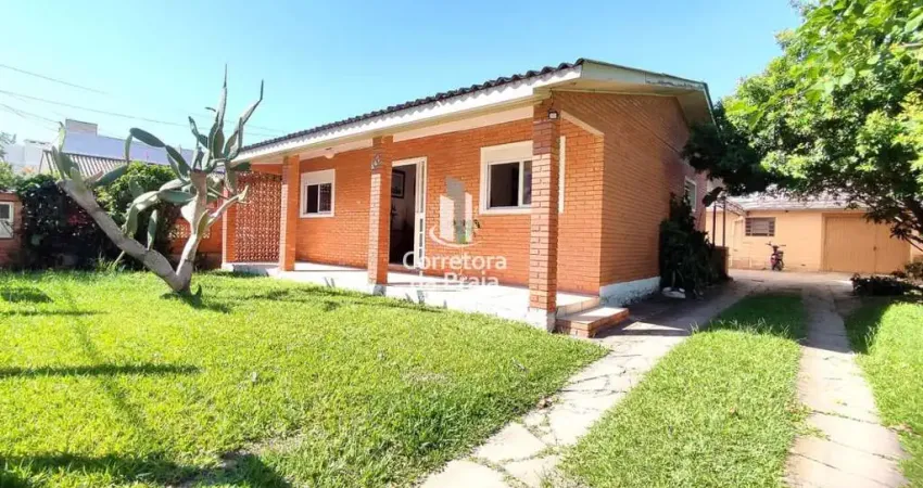 Casa para Venda em Tramandaí, Centro, 4 dormitórios, 2 banheiros, 2 vagas