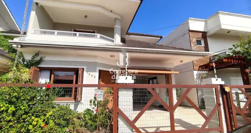 Casa para Venda em Tramandaí, Centro, 3 dormitórios, 2 suítes, 3 banheiros, 2 vagas