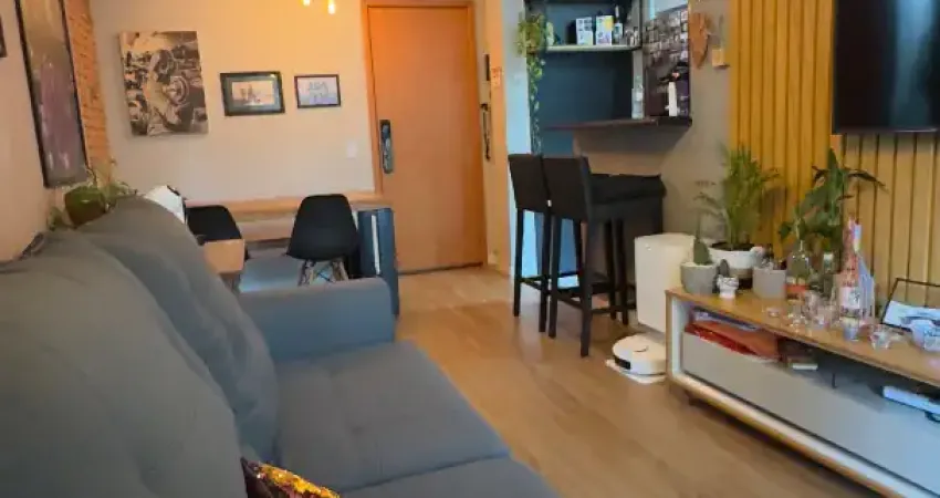 Lindo 2 quartos a venda reformado taquara melhor localização