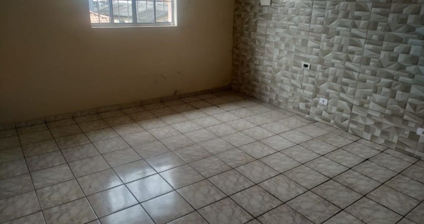 Vila Guarani alugo casa 03 dormitórios sem vaga para veículo