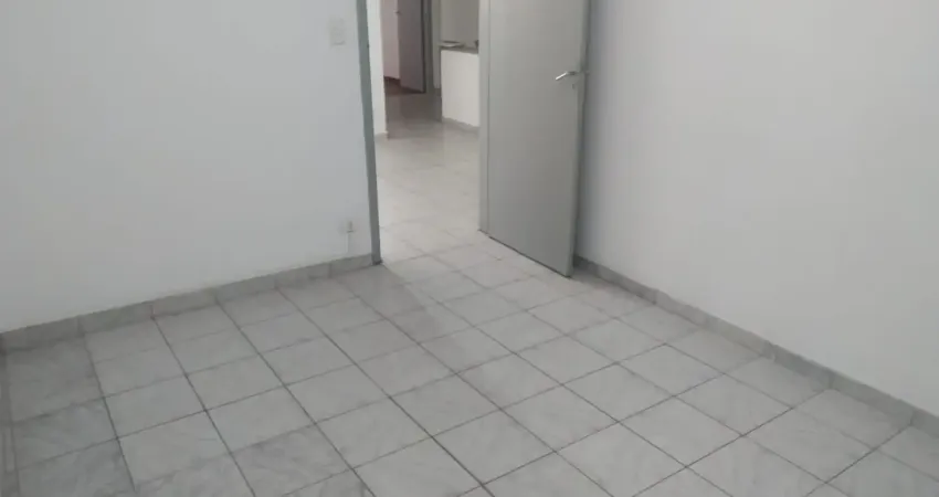 Apto na sobreloja próximo ao metrô conceição (linha azul) 02 dormitórios e 01 banheiro sem vaga para veículos