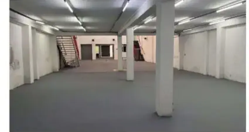 Butantã galpão 750m² escritórios 5 banheiros cozinha pé direito 6 metros