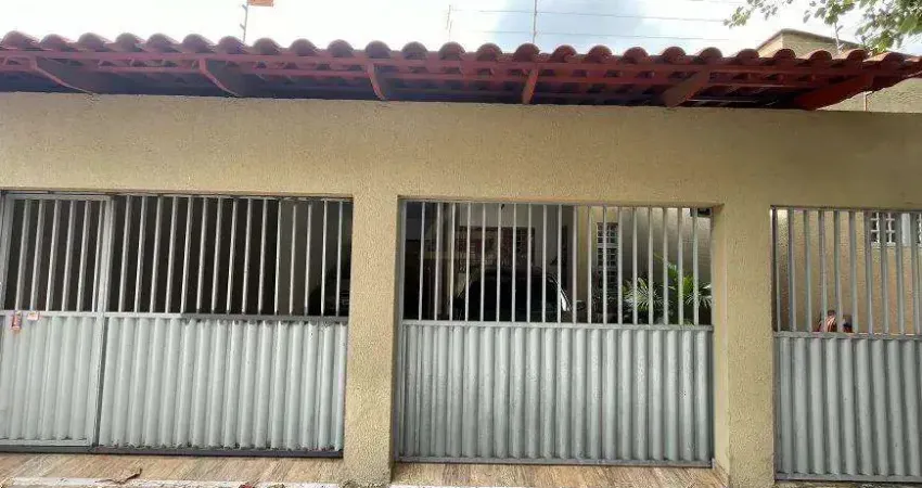 Casa com 4 quartos à venda na Rua, 55, Setor Central, Goiânia