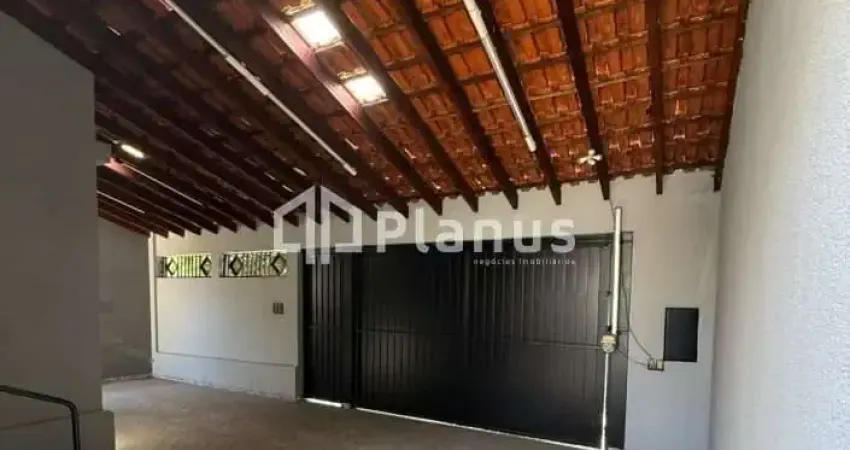Casa com 3 quartos para alugar na Vila Lemos, Bauru