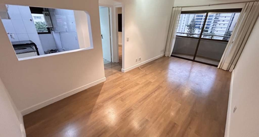 Apartamento para Locação em São Paulo, Indianópolis, 1 dormitório, 1 banheiro, 1 vaga