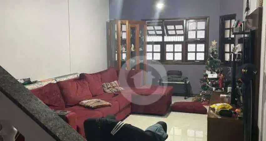 Sobrado com 3 dormitórios à venda, 161 m² por R$ 800.000,00 - Jardim das Indústrias - São José dos Campos/SP