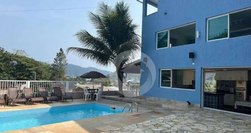Sobrado com 4 dormitórios à venda, 306 m² por R$ 950.000,00 - Perequê-Mirim - Ubatuba/SP