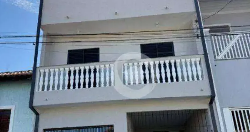 Sobrado com 3 dormitórios à venda, 169 m² por R$ 690.000 - Santana - São José dos Campos/SP