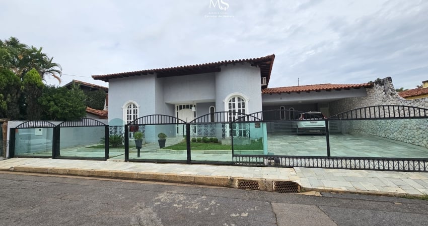 Casa QI07 – Lago Sul- 5 suitesLote 776m2. 683 m2 de área construida