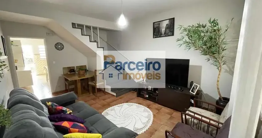 Casa tipo sobrado a  venda, com  03 Quartos, Vila Dalila, São Paulo