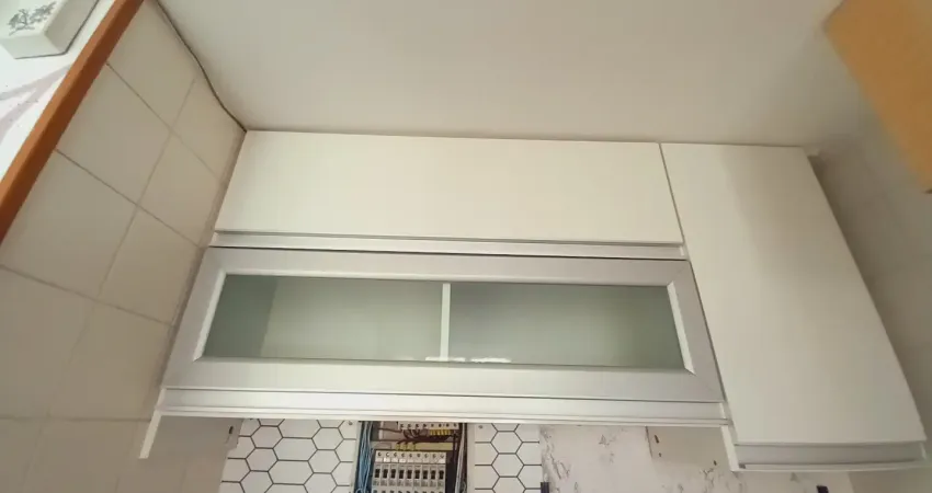 Vende-se apto silencioso 1 quarto 33m - 60 m da praia - fundos!!!