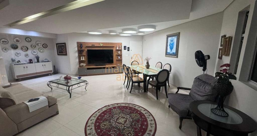 Vende-se apartamento de 170m&#178; nos Aflitos