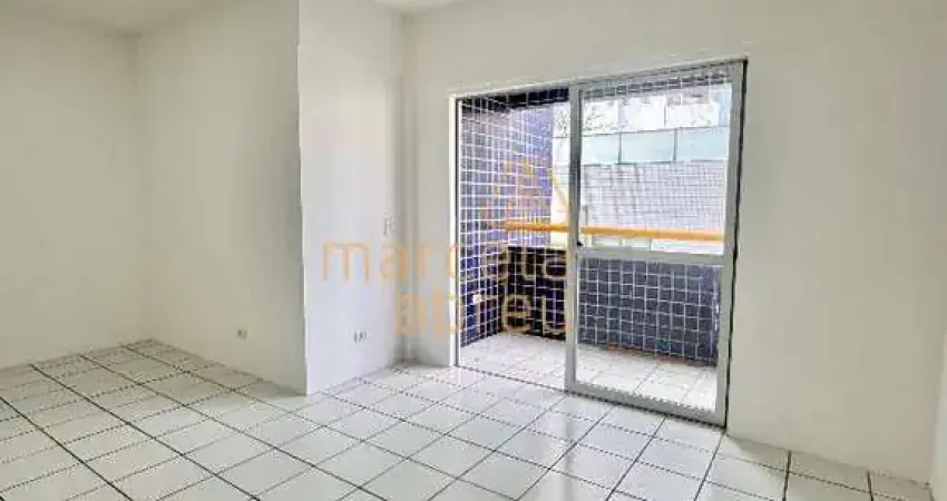 Vende-se Apartamento de 62m&#178; no Bairro dos Aflitos