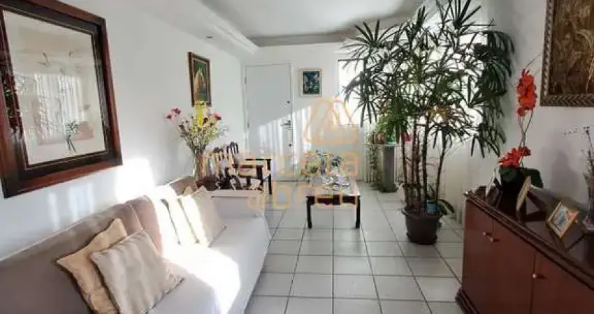 Vende-se Apartamento de 107m&#178; no Bairro do Espinheiro