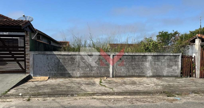 Terreno murado, lado praia, em ótima localização na cidade de Itanhaém, no bairro Grandesp.