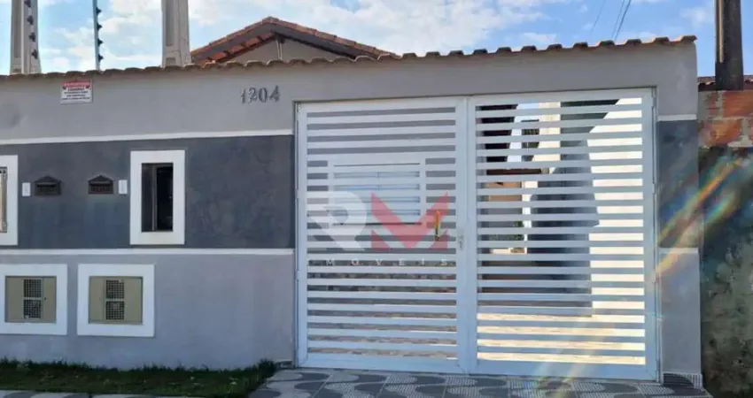 Casa nova com piscina lado praia no Jardim São Fernando em Itanhaém-SP