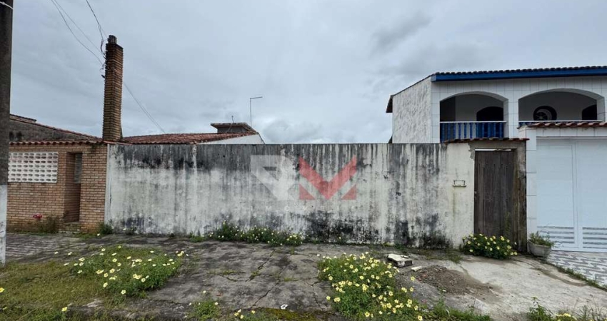Lote à beira-mar apenas 200 metros da praia no bairro Jamaica em Itanhaém