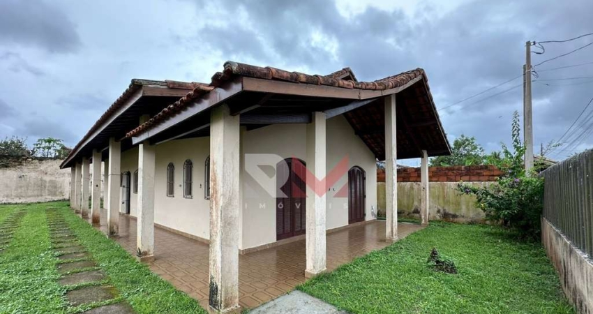 Ampla casa pé na areia apenas 300 metros do mar no bairro Balneário Gaivotas - Itanhaém/SP