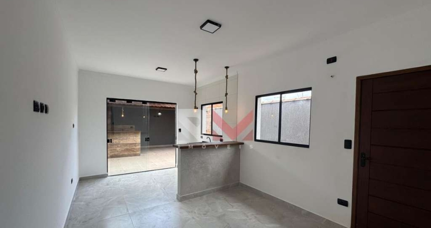 Casa pé na areia á 900 metros da praia no Balneária Tupy  - Itanhaém /SP