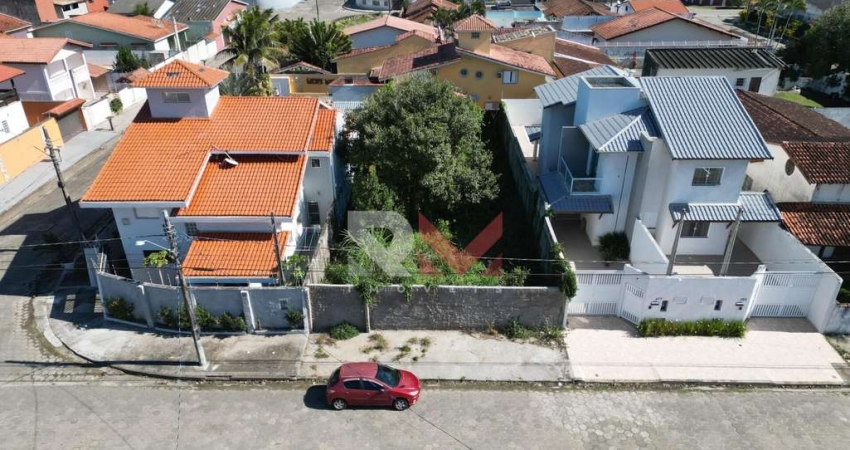 Terreno para geminadas á 500 metros da praia no Jd de Itanhaém em Itanhaém/SP.