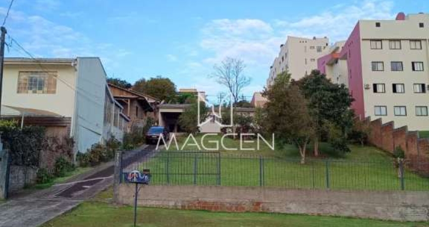 Casa com terreno gigantesco  - CA509