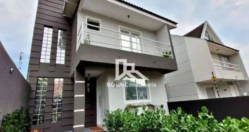 Sobrado com 3 dormitórios à venda, 140 m² por R$ 700.000,00 - Santa Cândida - Curitiba/PR