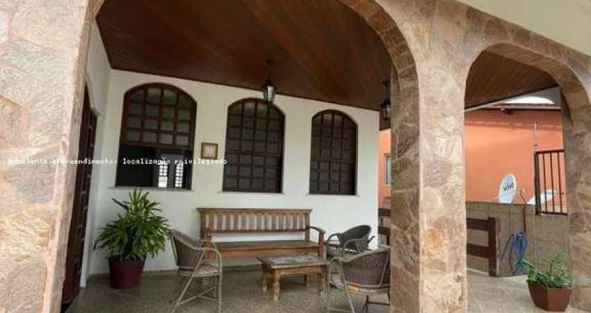 Casa Alto Padrão para Venda em Salvador, Vila Laura, 4 dormitórios, 4 suítes, 6 banheiros, 3 vagas