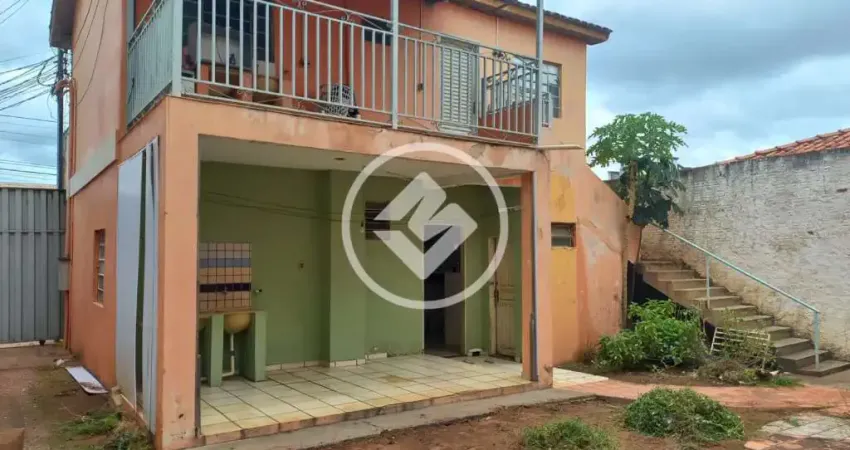 Vendo-se sobrado com kitnet aos fundos - bairro cristo rei - várzea grande (mt) - valor: r$ 1.600.000,00 codigo: 107188