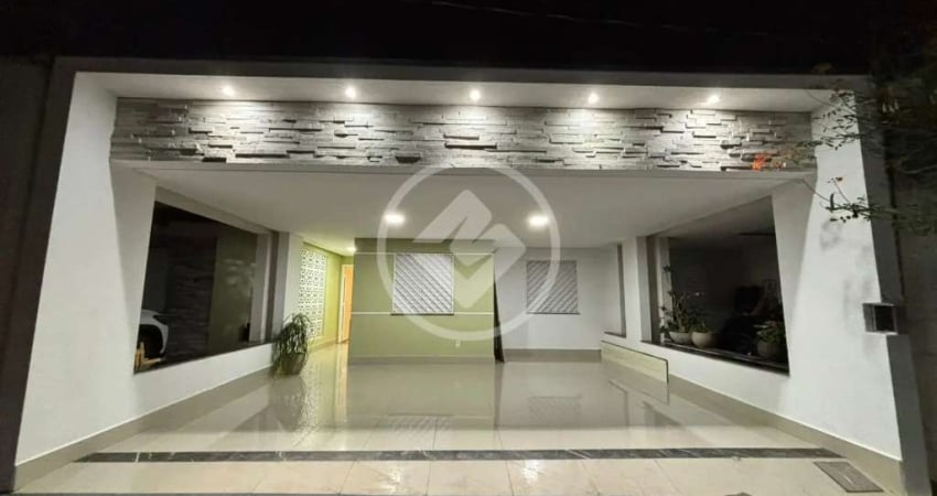 Vende-se ou Aluga Casa no Cond. San Marino - 3 Quartos, sendo 2 suítes - Cozinha Gourmet - 7 minutos do centro político. -Parque das Nações  - Cuiabá MT codigo: 127540