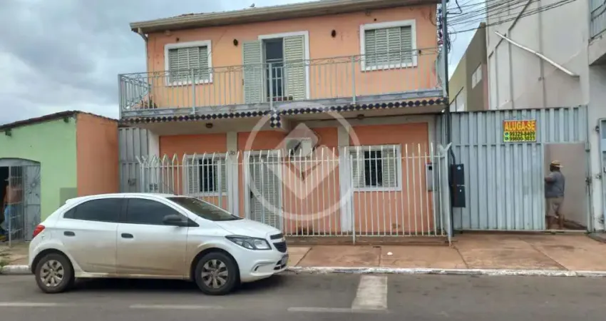 Vendo-se sobrado com kitnet aos fundos - bairro cristo rei - várzea grande (mt) - valor: r$ 1.600.000,00 codigo: 91766