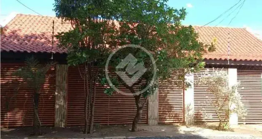 Casa no bairro morada do ouro i, com 3 quartos sendo 3 suítes cozinha externa, quartos extra externos, garagens para 4 carros, faz fundo com outra rua  de esquina ótima localização codigo: 157326