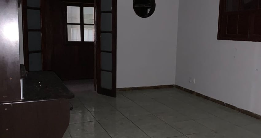 Oportunidade Vendo Imovel antigo Parque Valentina Miranda, Sala, 1 qto, quintal, garagem, Macaé/RJ