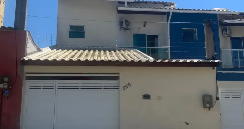 Excenlente Duplex Novo Horizonte, 3 qtos, suite, quintal, Macaé/RJ