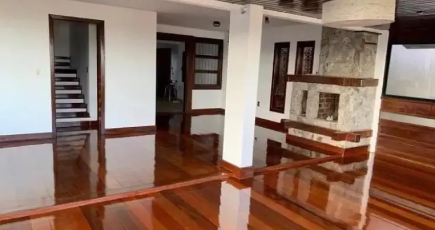 Alugo alto Da Gloria, 3 qtos, sendo 2 suites demais dependencias, Macaé/RJ