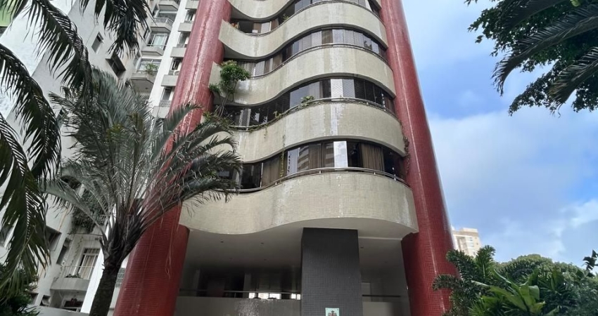 Seu Refúgio Exclusivo no Corredor da Vitória com Vista para o Mar