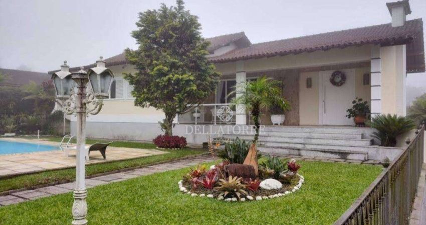 Casa com 4 dormitórios à venda, 260 m² por R$ 2.800.000,00 - Carlos Guinle - Teresópolis/RJ