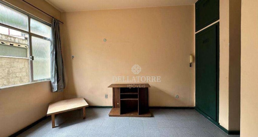 Kitnet com 1 dormitório à venda, 18 m² por R$ 140.000,00 - Várzea - Teresópolis/RJ
