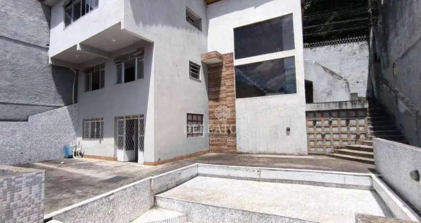 Casa com 4 dormitórios à venda por R$ 590.000,00 - Várzea - Teresópolis/RJ