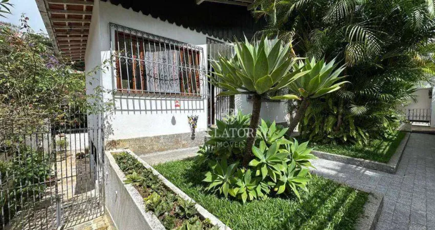 Casa com 3 dormitórios à venda, 179 m² por R$ 980.000,00 - Carlos Guinle - Teresópolis/RJ