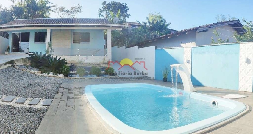 Casa com 02 Quartos e Piscina no Paranaguamirim