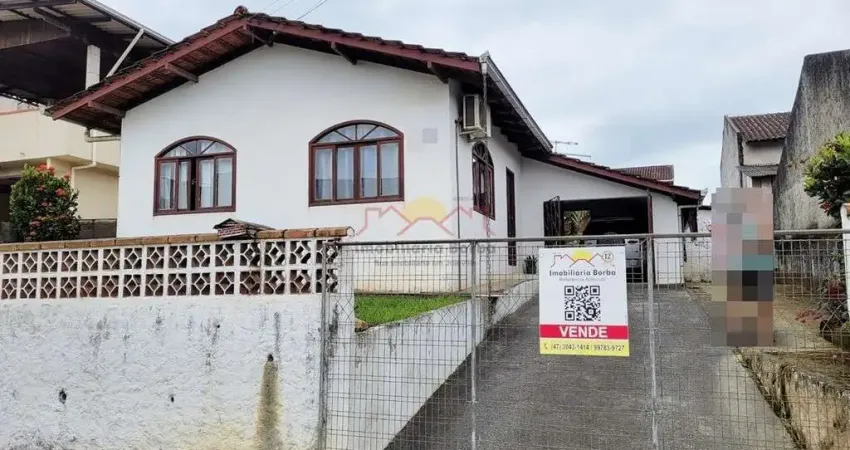 Casa com 2 quartos à venda no Petrópolis, Joinville