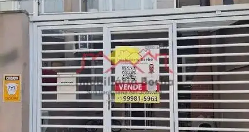 Sobrado Geminado com 02 Quartos e Churrasqueira