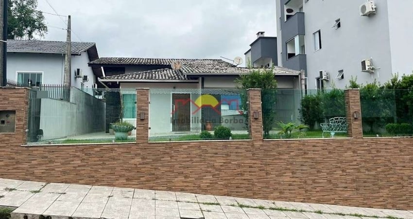 Casa Mobiliada 6 vagas de garagem Joinville