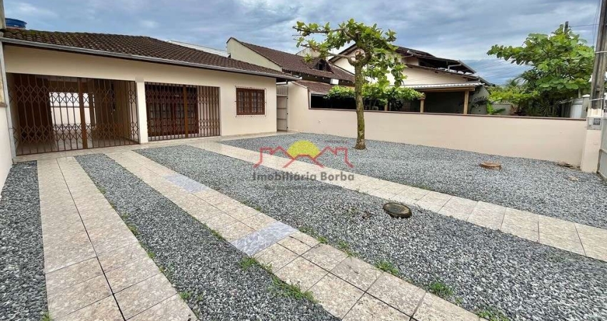 Casa com 02 Dormitórios e Edícula