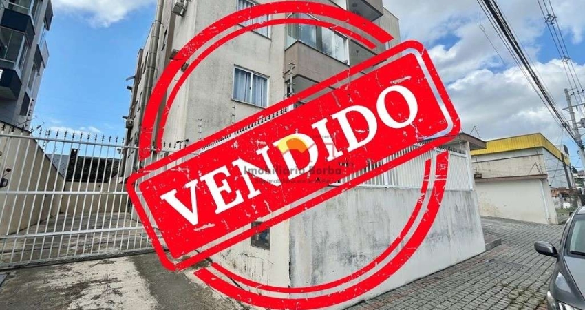 Apartamento com 02 Quartos no Floresta