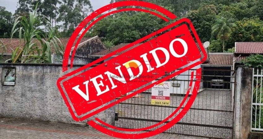 Casa com 03 Dormitórios no João Costa